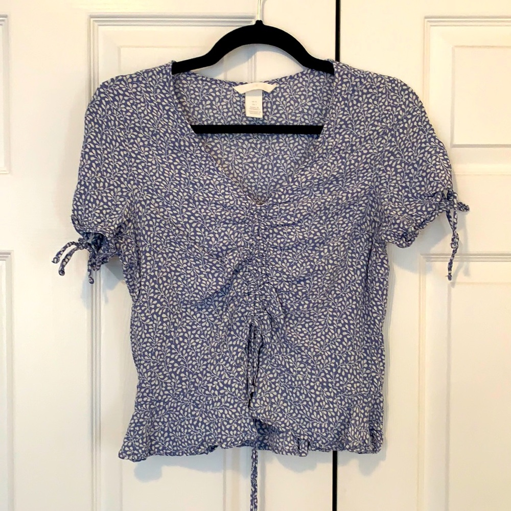 Blue floral v-neck blouse